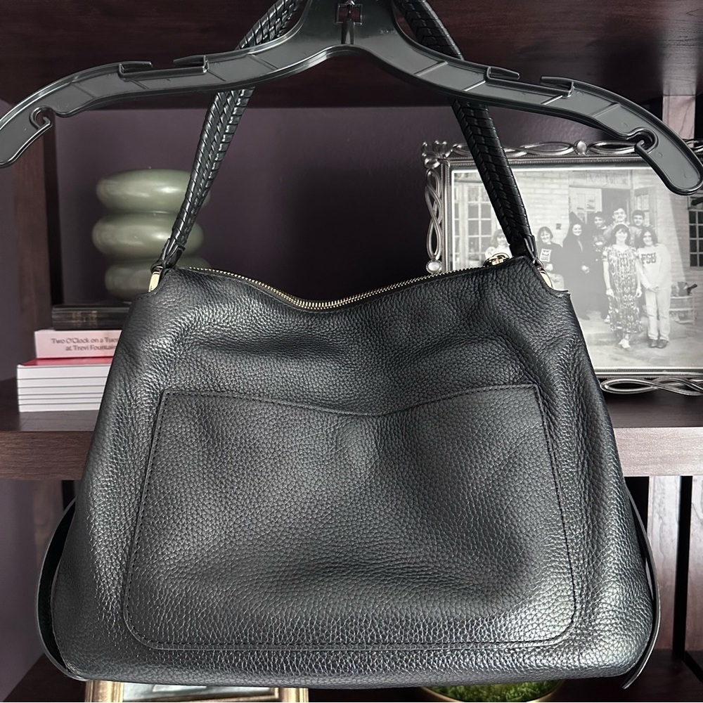 Michael Kors Black & Gold Grand Large Shoulder Bag - Picture 5 of 6
